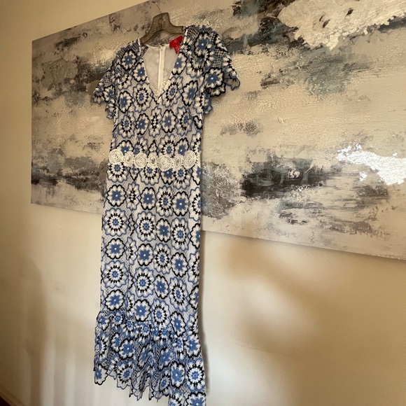 S O L D.   ML MONIQUE LHUILLIER
Multi Colored Lace Cocktail Dress 10 - Picture 7 of 11